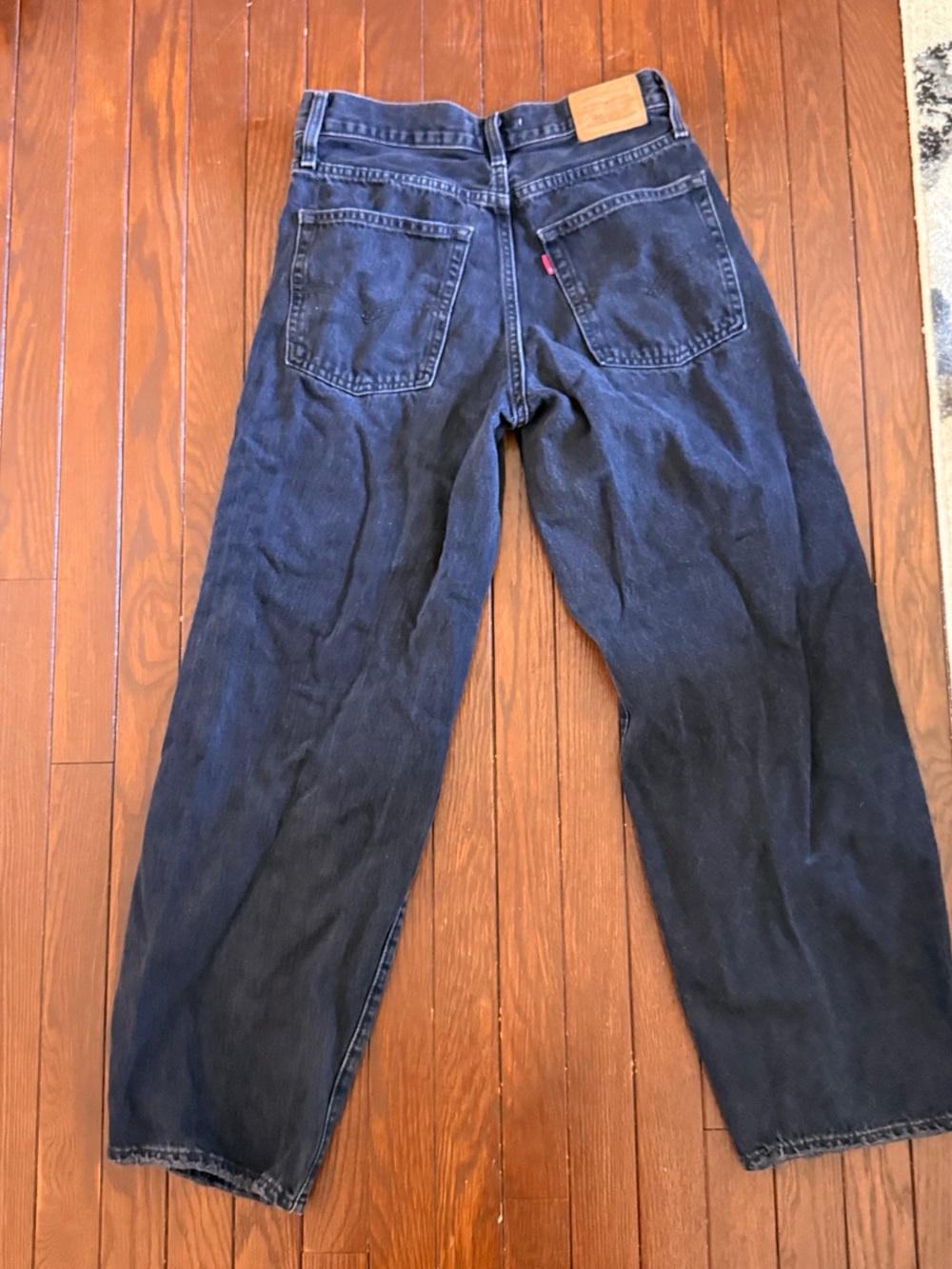 Levi's Black High-Rise Flare Jeans with Knee Rips - Picture 4 of 4